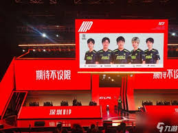 探索MOBA市场：LOL、梦三国与Dota2的竞争之路